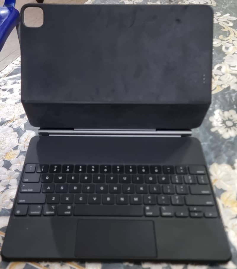 iPad 12.9inch 6th gen With Magic keyboard M2 chip 256Gb Celullar+WiFi 3