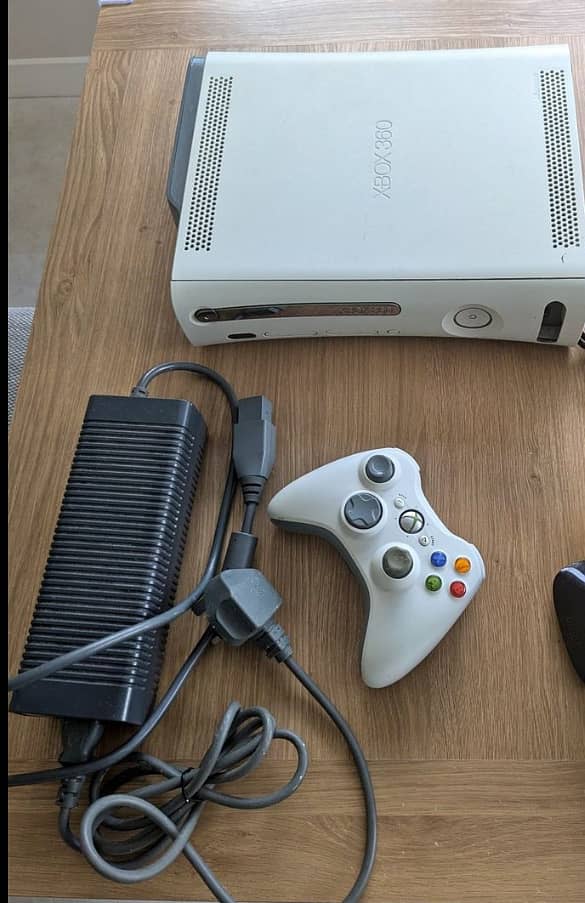 Xbox 360 with 3 controller 2 wireless 1 wired 0