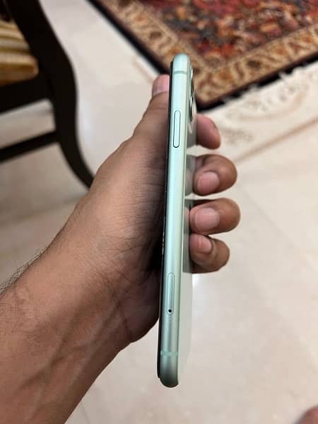 Iphone 11 64 Gb PTA approved 10/10 only kit 7