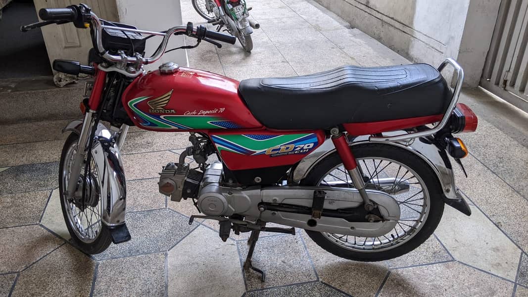 Honda CD 70 2018 9