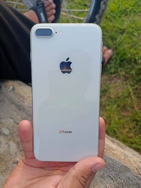 iphone 8 plus  64 gp Non pta 1