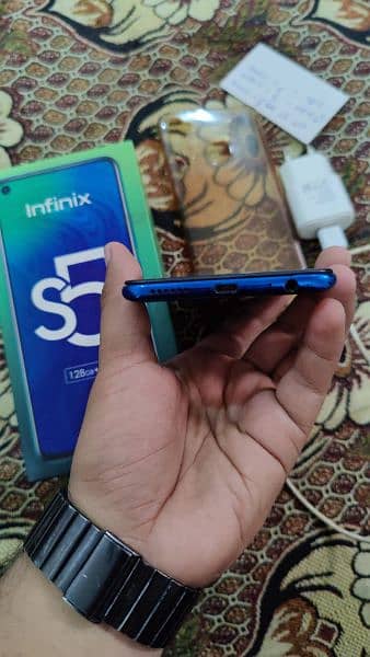 Infinix s5 6/128 with box and charger 4