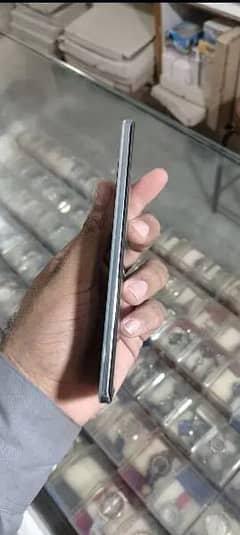 vivo v30 5g condition 10/10. . . 12/256 . . . . 9month warranty 0