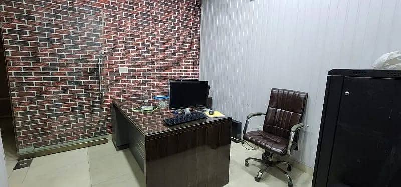 Furnitured office available for rent 3