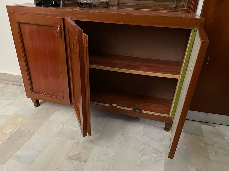 wooden cupboard in excellent condition 3