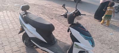 azad yj Scooty for sale WhatsApp number 03231571742