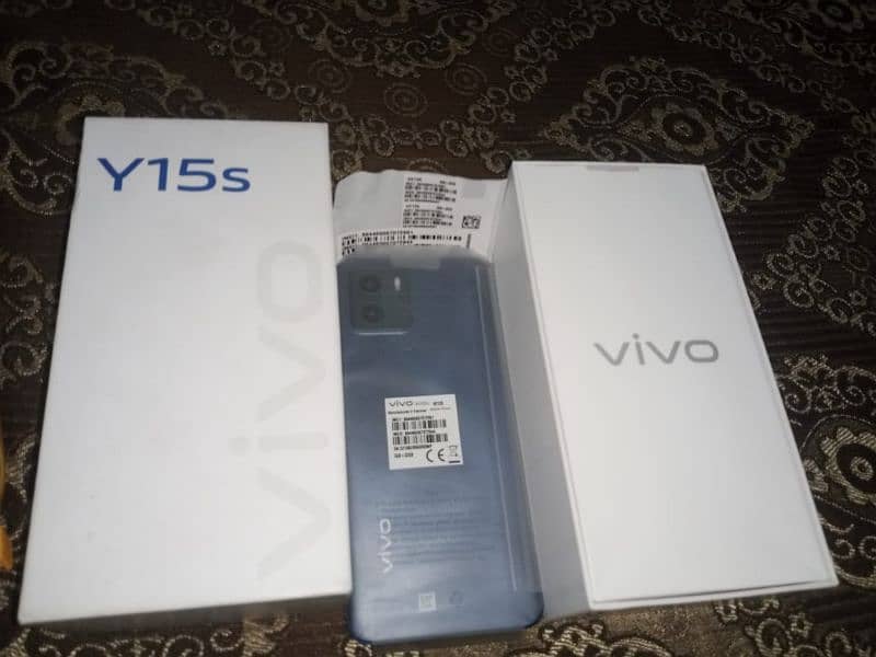 vivo y15s with box charger 4