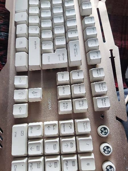 RGB HALF MECHANICAL AND OTHER CLASSIC GERMANY KEYBOARD 2