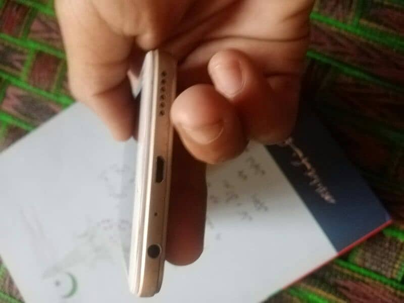 oppo a57 4/64 ha koi falt nahi all OK ha 3