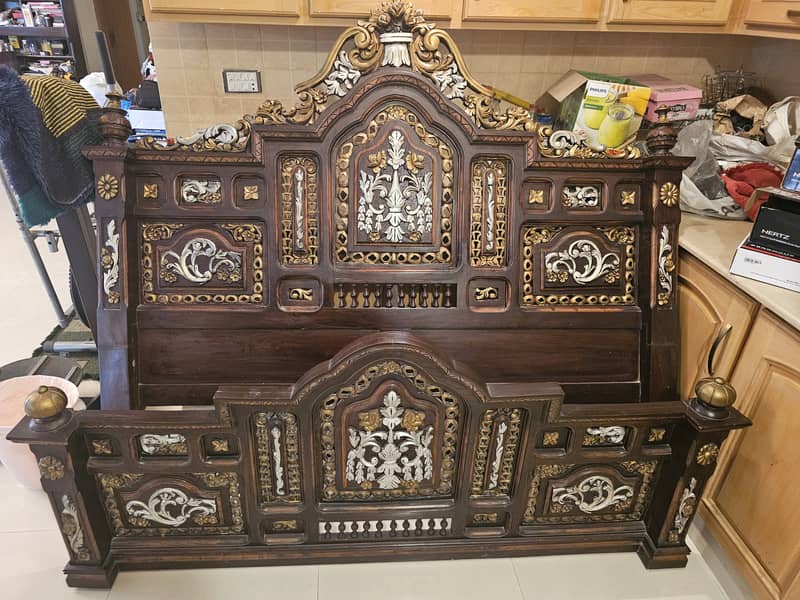 Solid wood and hand carved bed with 2 side tables, Good condition 3