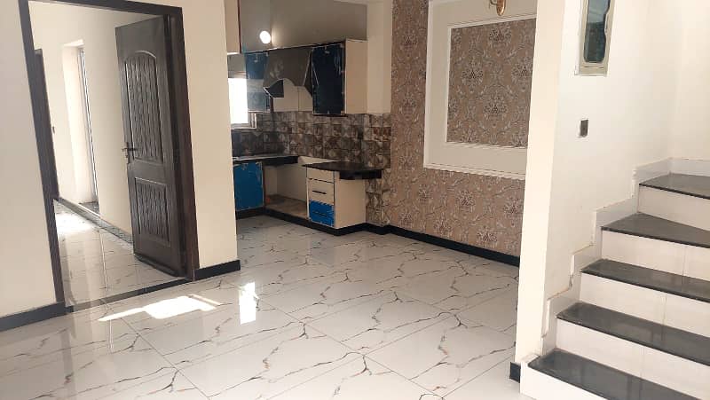 8 MARLA UPPER PORTION AVAILABLE FOR RENT IN DHA RAHBER 11 SECTOR 1 BLOCK A 6