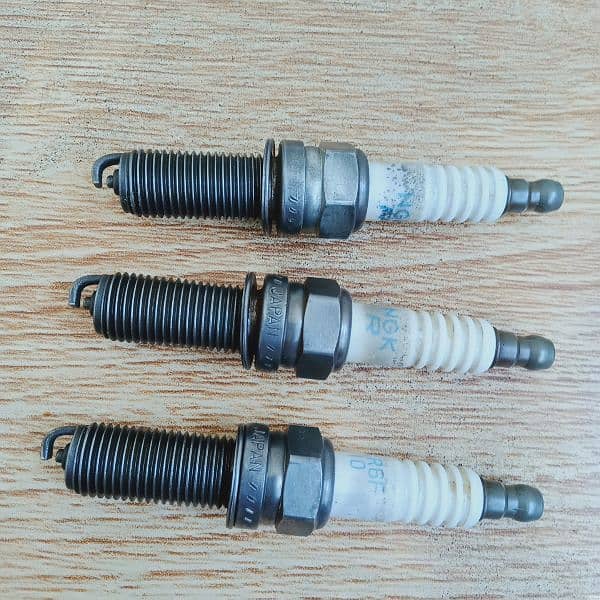 Suzuki Alto Genuine Spark Plugs 1