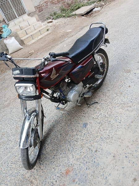 Honda 125 baik 0