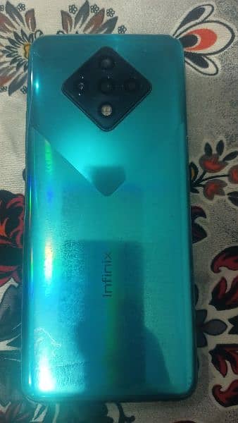 Infinix zero 8i 8gb 128gb lash look not open or rapier good looking 1