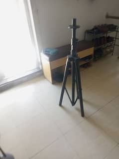 speaker stand and mic stand