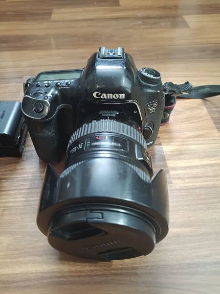 Canon 5D Mark III with Complete kit. . . . 12