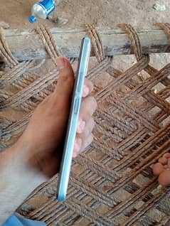 I am selling vivo y21