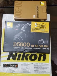 Nikon D5600 VR kit + 70-300 zoom lens