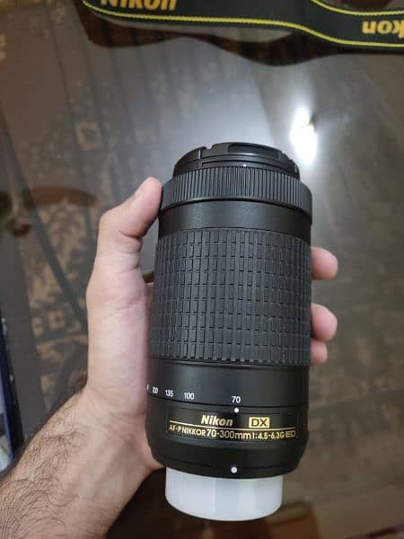 Nikon D5600 VR kit + 70-300 zoom lens 5