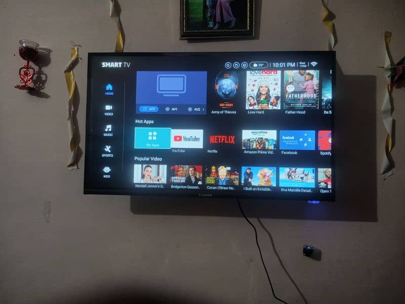 i zone led tv 32 inch 5 month used hui hai bas new condition me in hai 1