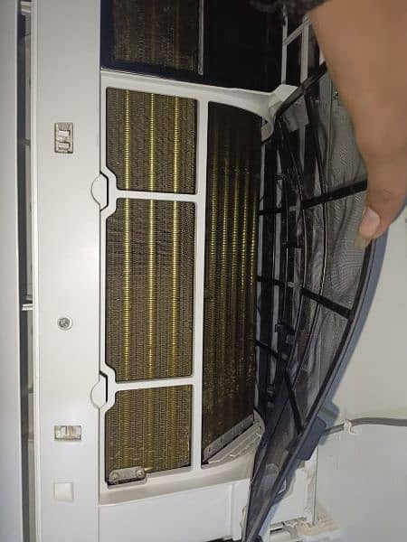 Haier 1.5 ton non inverter Ac like a new 4