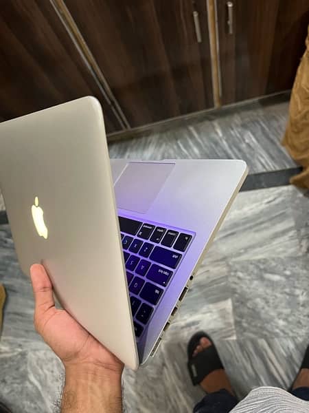 MACBOOK PRO 2015 13 inches retina display 2