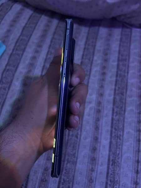 Sharp Aquos R6 Non pta 1