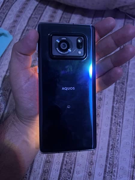 Sharp Aquos R6 Non pta 3