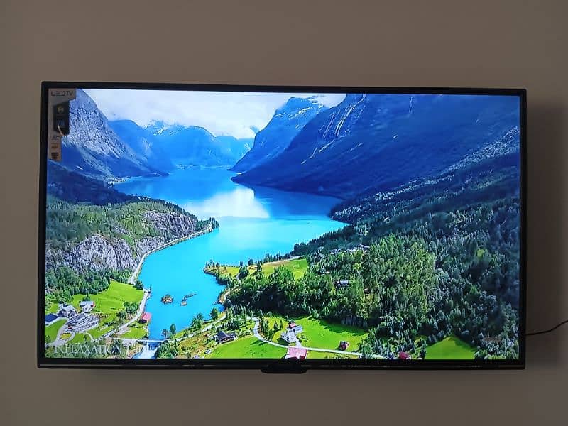 Samsung (Global) QHD Smart LED TV. 4