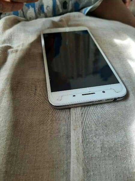 i m selling Vivo y66 dual sim pta approved sell n exchange 1