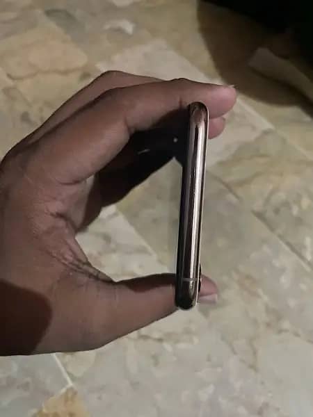 iphone xs max 256 Gb storage 3