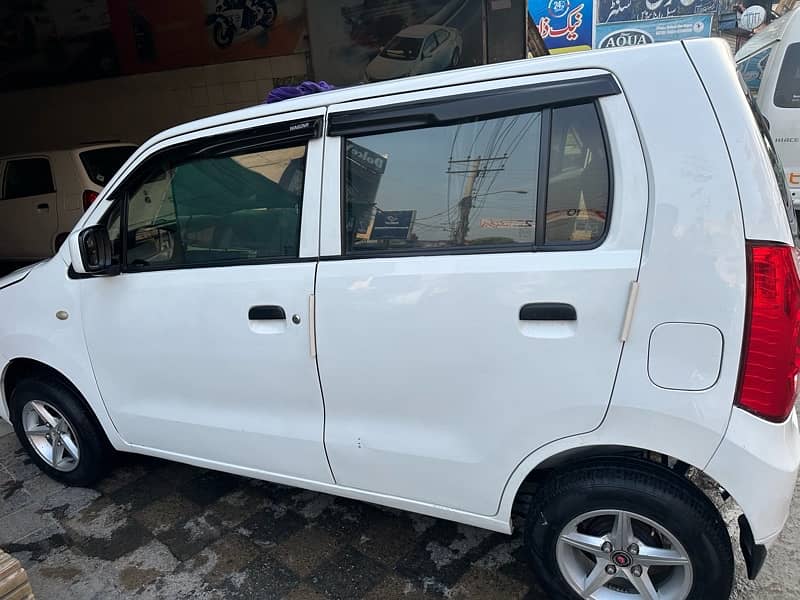 Suzuki Wagon R 2019 12