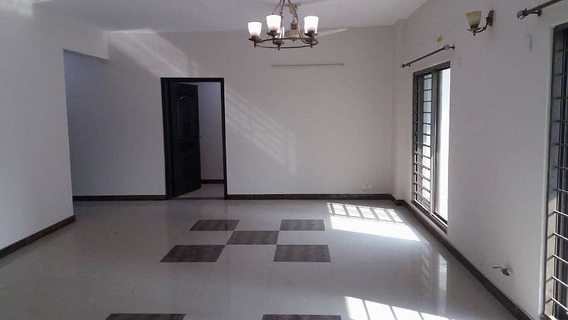 Flat For Sale In Askari 11- B, Lahore 21