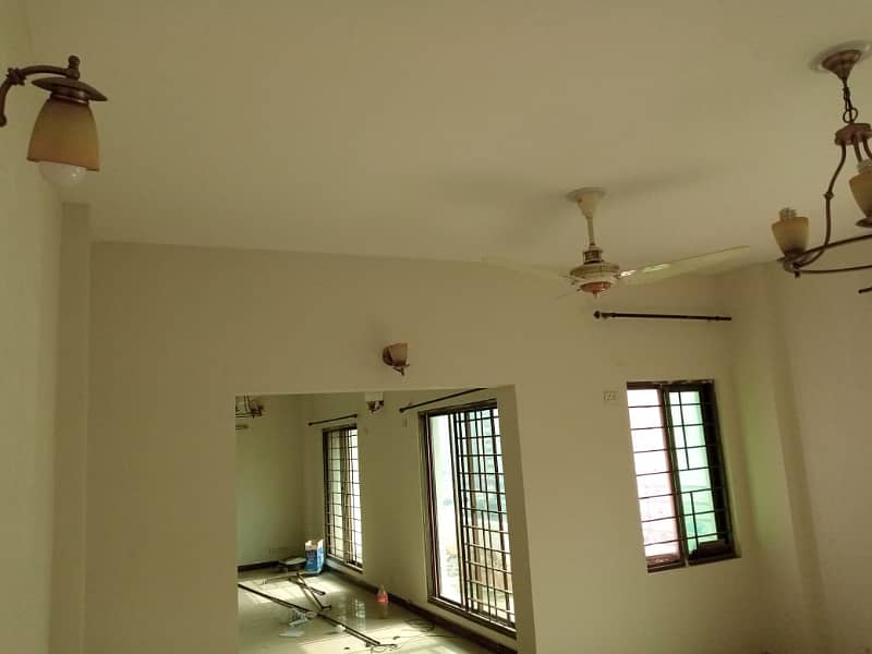 Flat For Sale In Askari 11- B, Lahore 35