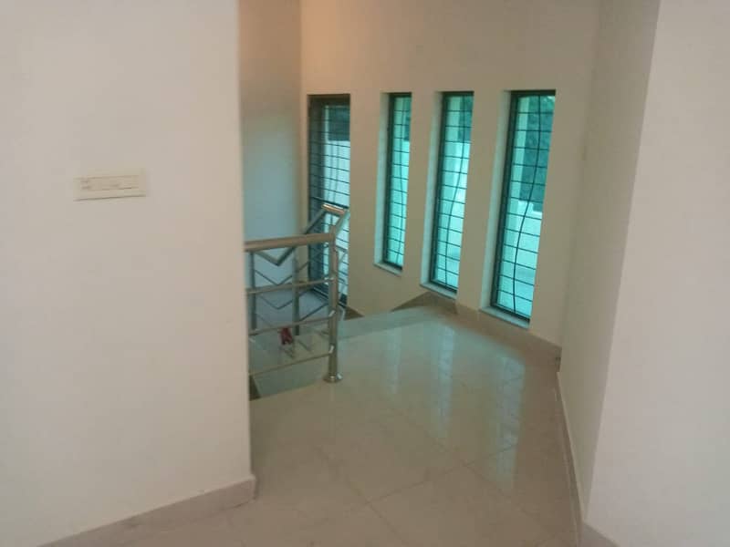 10 Marla 4 Bed House For Sale In Askari 11 Lahore. 3