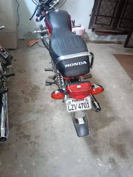 Honda 70 Bike Red color for sale 0331/4056/123 0