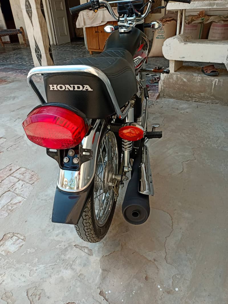 Honda CG125 10