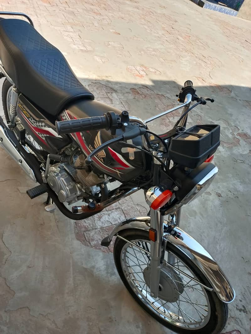 Honda CG125 11