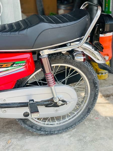 Honda 125 2023 4