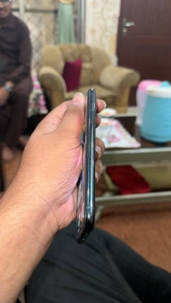 Iphone 11 pro pta approved 4