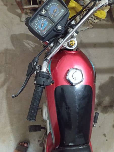 Honda 125 18 model red 1