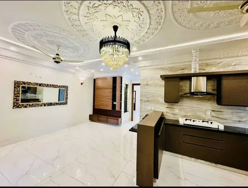 10 marla house for sale in paragon city lahore 4