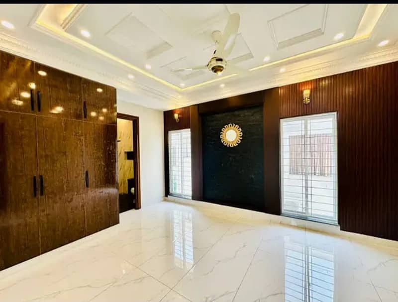 10 marla house for sale in paragon city lahore 18