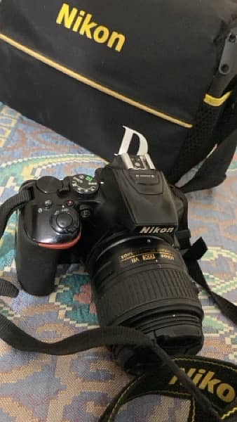 nikon d5600 10/10 good condition lens 18-55 1