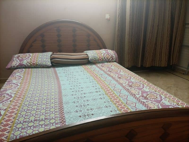 King size bed made of strong wood 3