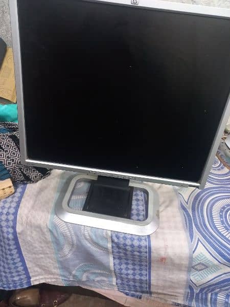 HP computer LCD moniter 19 inch for se 10