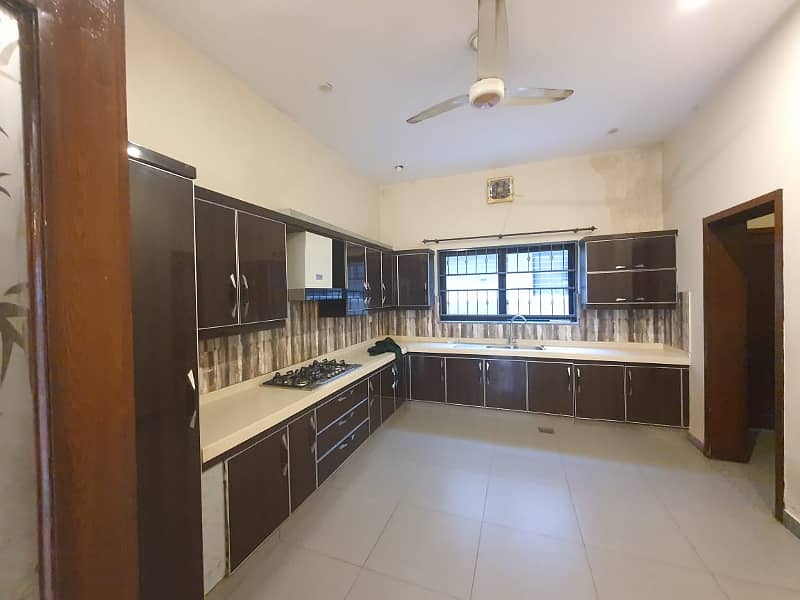 Original Images One Kanal Modern House For Rent D-Block DHa Phase 6 9