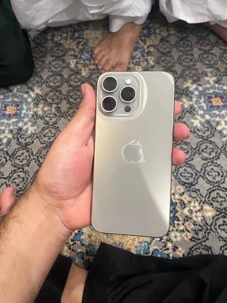 iPhone 15 pro max 256 GB 0