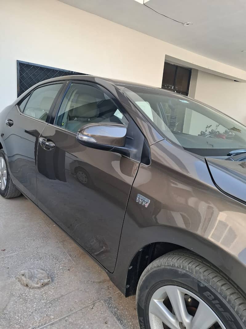 Toyota Corolla Altis CVT-i 1.8 2015 1