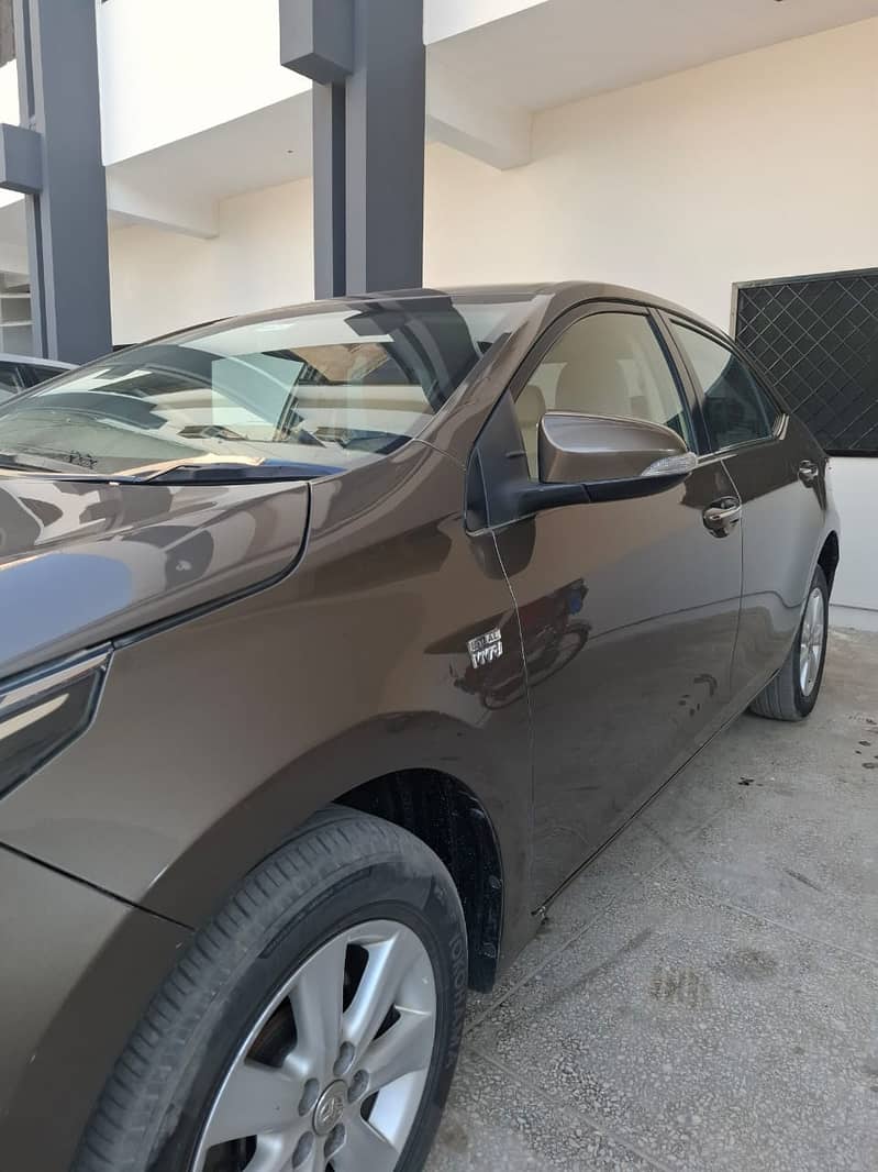 Toyota Corolla Altis CVT-i 1.8 2015 4